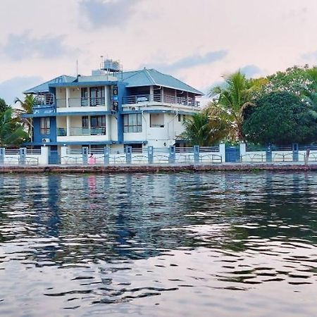 Captains Cabin Backwater Resort Alappuzha Luaran gambar