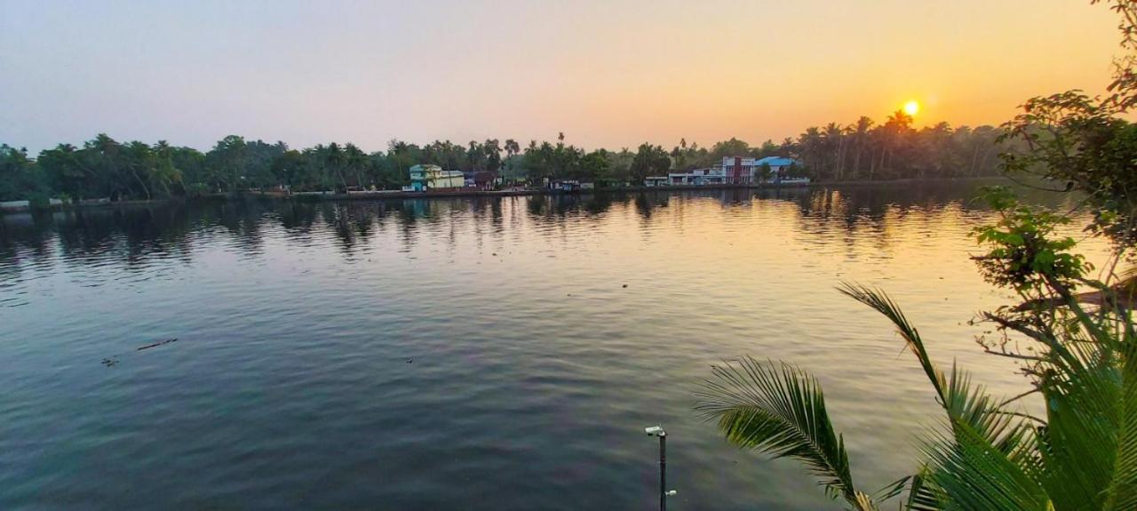Captains Cabin Backwater Resort Alappuzha Luaran gambar
