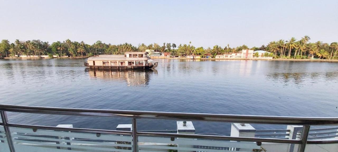 Captains Cabin Backwater Resort Alappuzha Luaran gambar